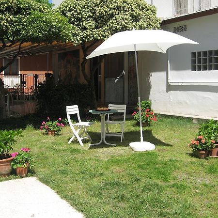 Hotel Eleonora Rimini Kültér fotó
