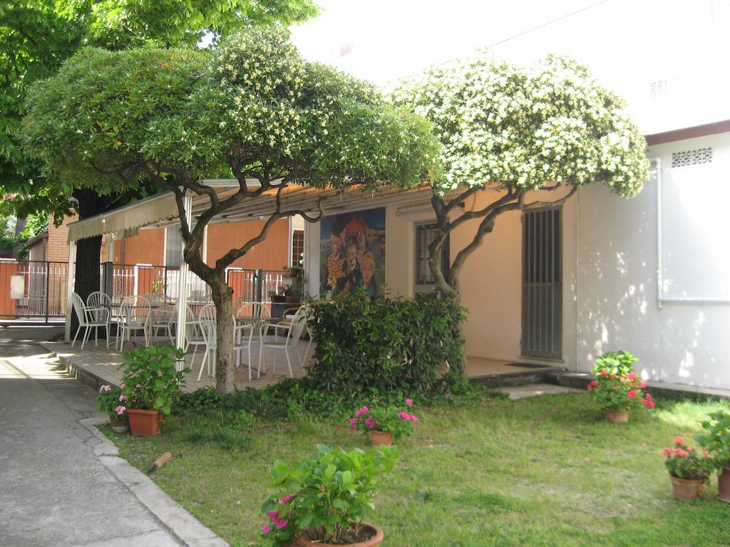 Hotel Eleonora Rimini Kültér fotó