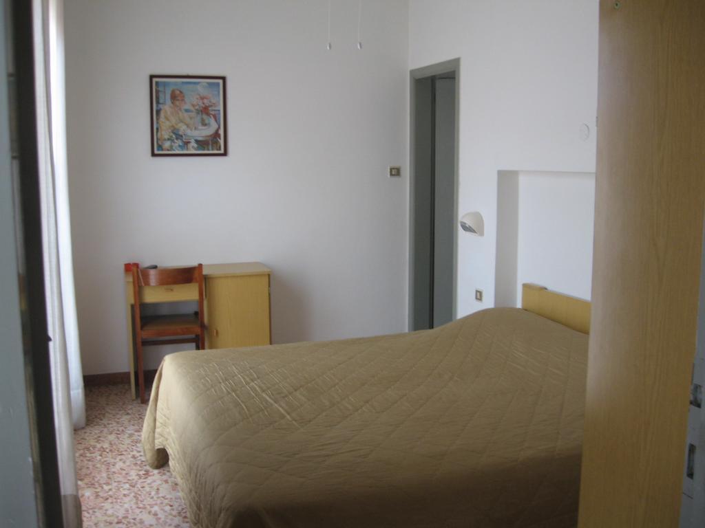 Hotel Eleonora Rimini Szoba fotó