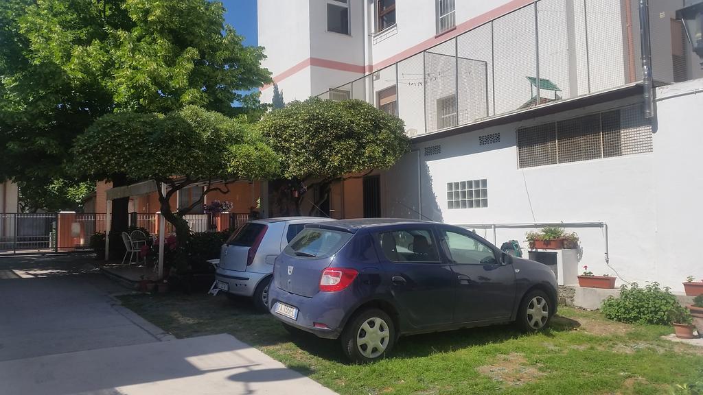 Hotel Eleonora Rimini Kültér fotó