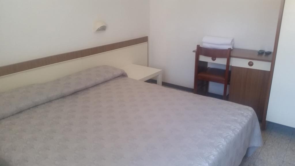 Hotel Eleonora Rimini Kültér fotó